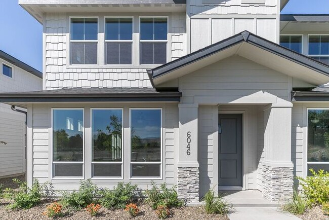 Building Photo - Roe Street Townhomes