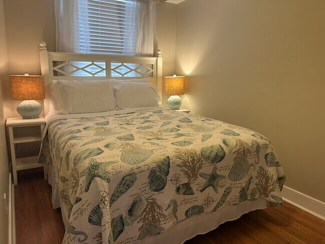 queen bed in 2nd bedroom - 26 Atlantic Ave