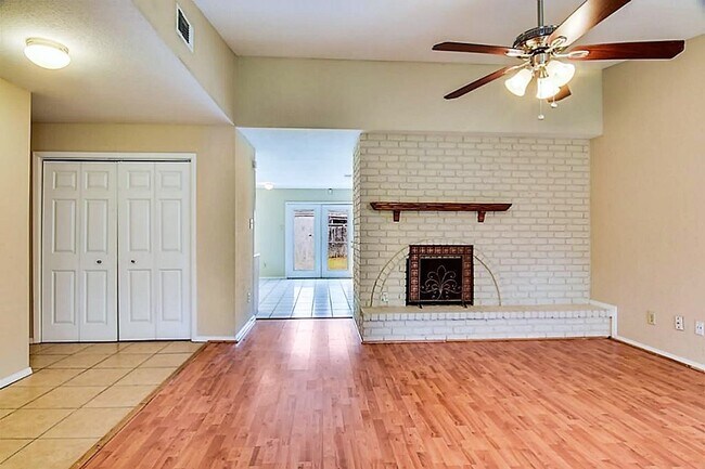 Building Photo - 6907 Tara Dr