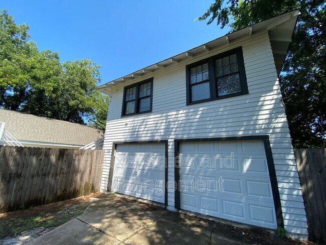 Building Photo - 119 NW 27th St