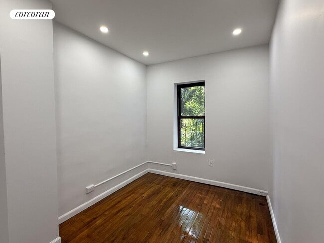 Building Photo - 208 Avenue B