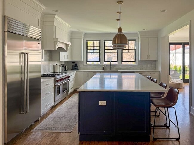 Building Photo - 119 Woodbine Cir