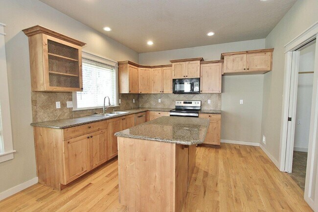 Building Photo - 5256 W McMurtrey St