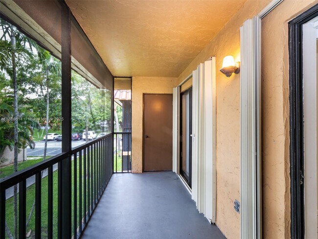 Building Photo - 9734 Hammocks Blvd