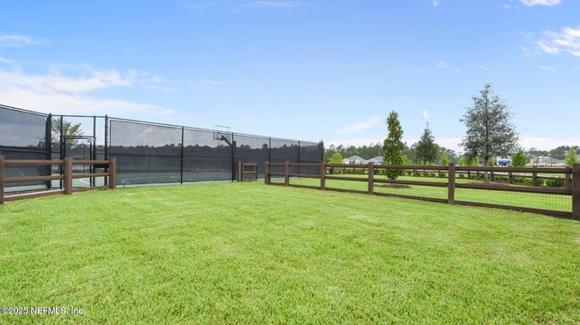 Building Photo - 3960 Cloverdale Ct