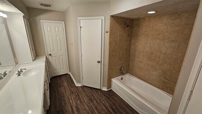 Building Photo - 2827 Thorne Creek Ln