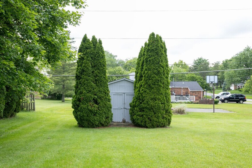 Building Photo - 7963 Thistlewood Dr