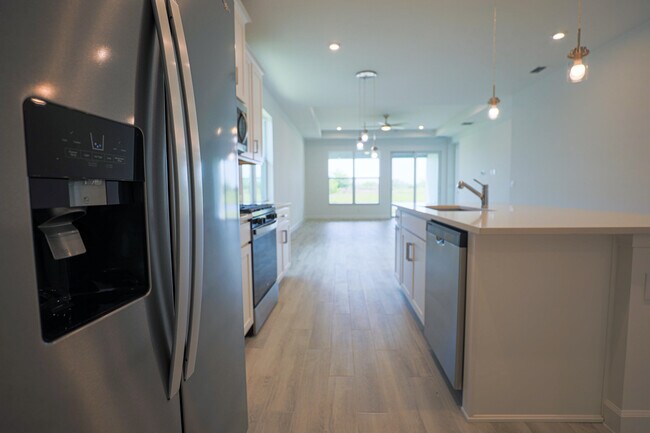 Building Photo - 9714 SW Indra Wy