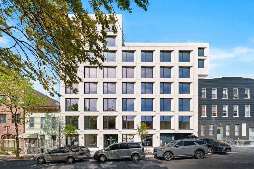 Building Photo - 21 Garden St