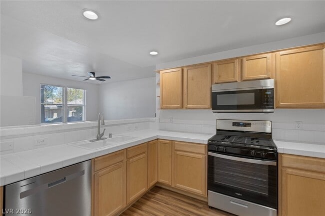 Building Photo - 912 Duckhorn Ct