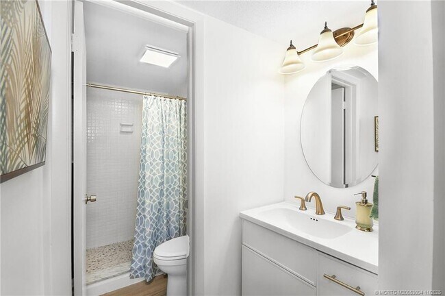 Building Photo - 5111 SE Miles Grant Rd