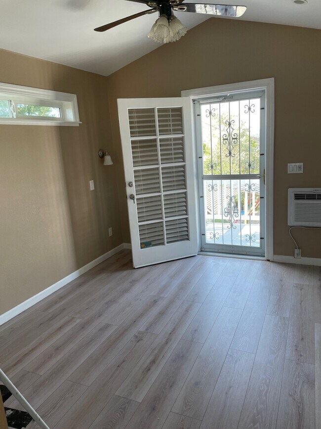 Building Photo - 2640 Emily St