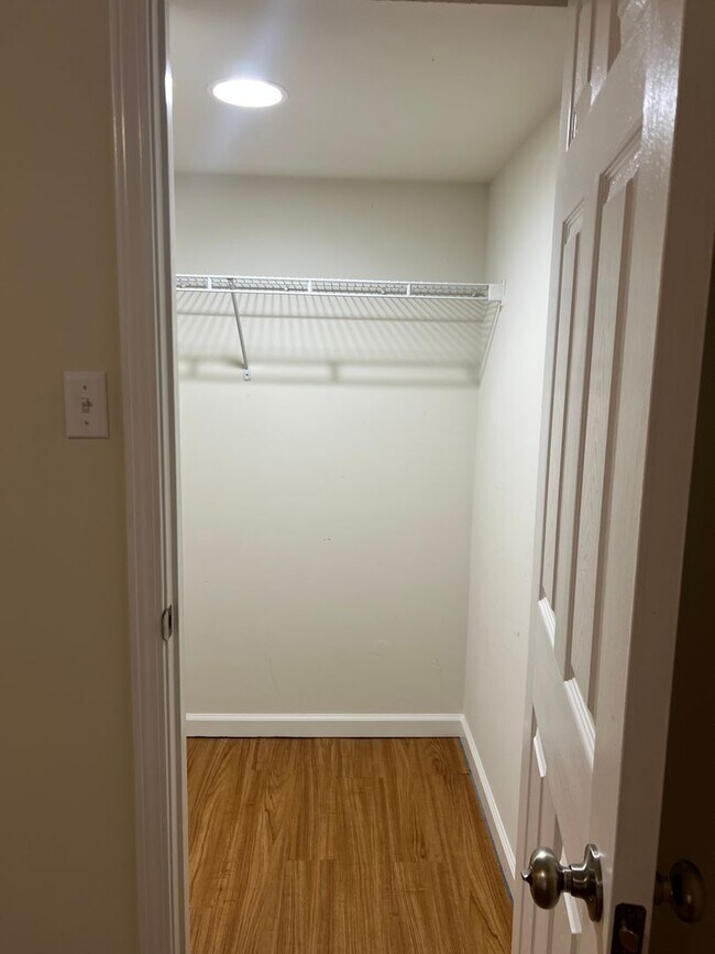 Building Photo - 11183 Cumberland Gap Dr
