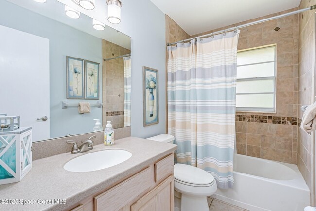 Building Photo - 4351 Silver Lake Dr