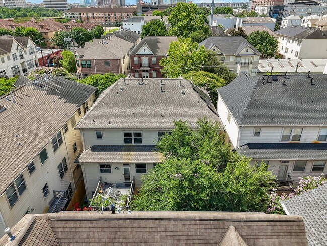 Building Photo - Beautiful Brick Patio Home with Solar and ...