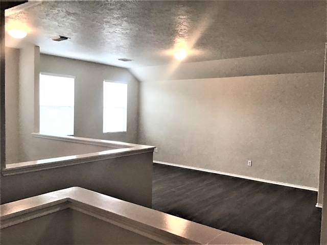 Building Photo - 9530 Belleclarie Ln