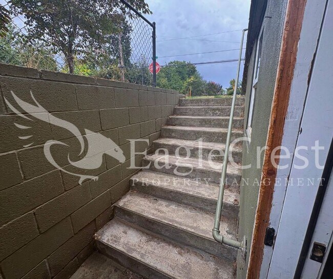 Building Photo - 127SW6