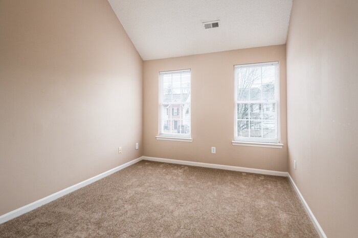 Building Photo - 951 Grass Hollow Ct