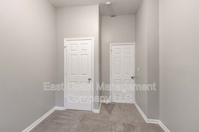 Building Photo - 2854 Oakley Ave