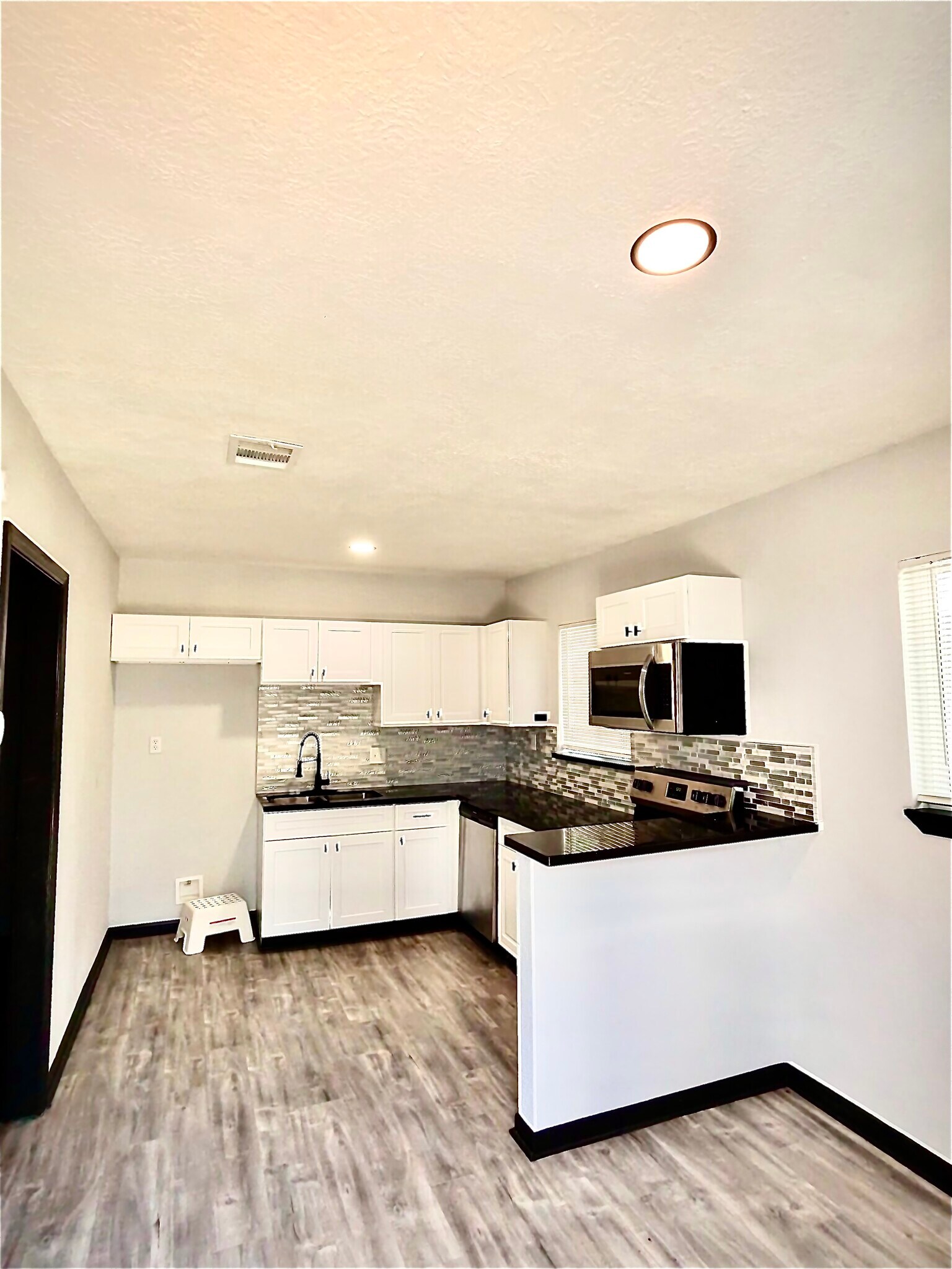 Building Photo - 5810 W Bellfort Ave