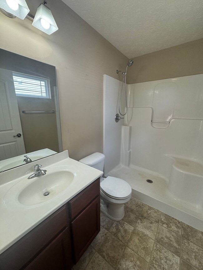 Building Photo - 3 Bedroom Single Family Home