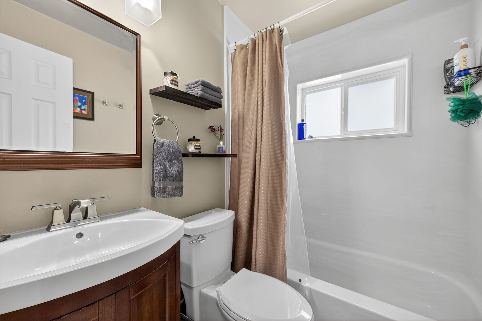 Building Photo - 6640 Douglas St