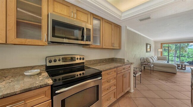 Building Photo - 1650 Pine Tree Ln