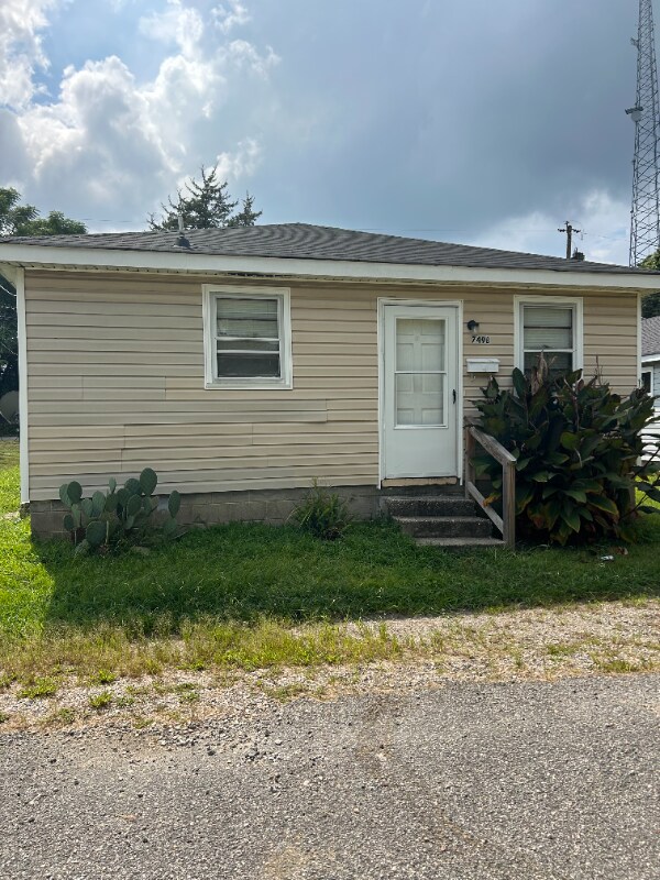 Building Photo - 749 Mt Airy St