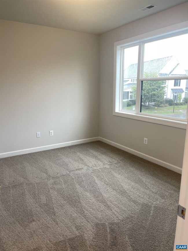 Building Photo - 5178 Golf Dr