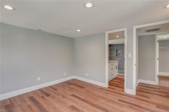 Building Photo - Beautifully remodeled single family home!