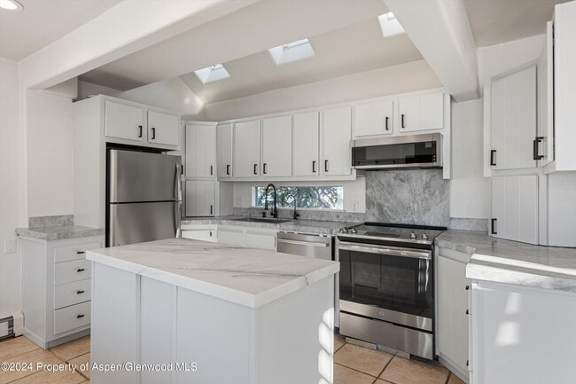 Building Photo - 182 Bennett Pl