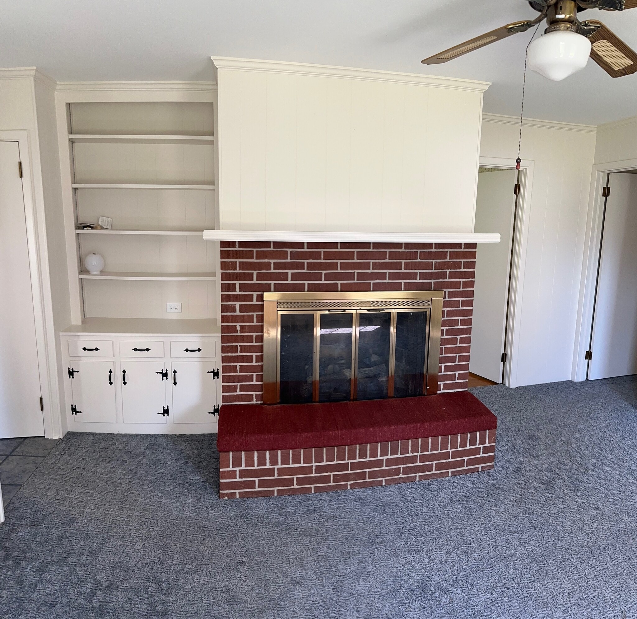 Family Room - 2133 Lincoln Rd