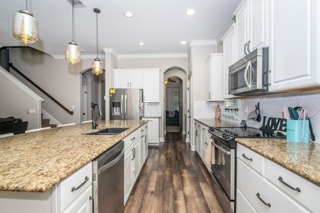 Building Photo - 8114 Champions Forest Way