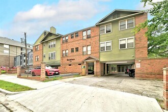 Building Photo - 2706 Salado St