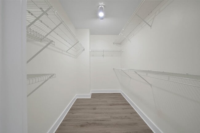 Building Photo - 5303 Bay Pines Dr