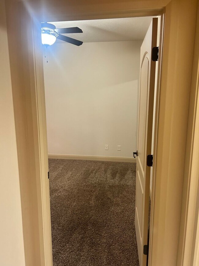 Building Photo - La Verkin Charm!