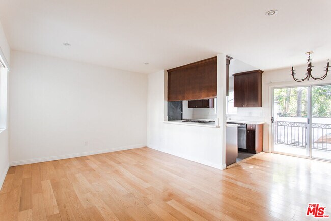 Building Photo - 420 Raymond Ave