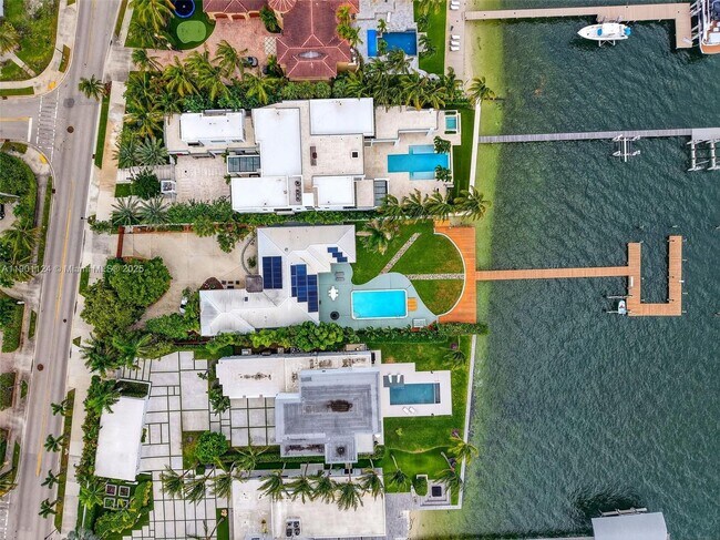 Building Photo - 2910 N Flagler Dr