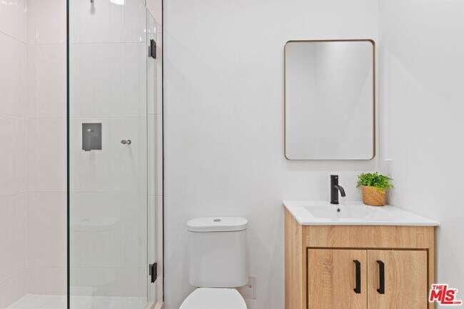 Building Photo - 4535 Haskell Ave