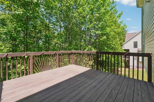Building Photo - 425 Hearthstone Way