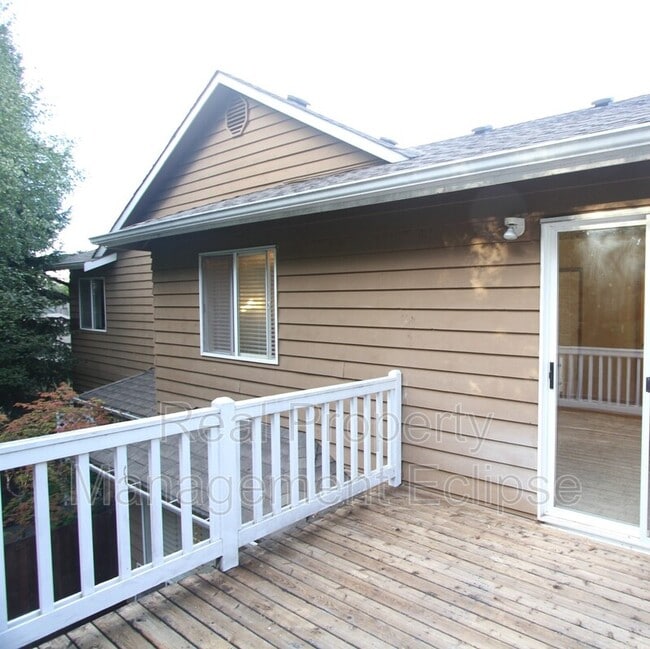 Building Photo - 5710 14th Dr W