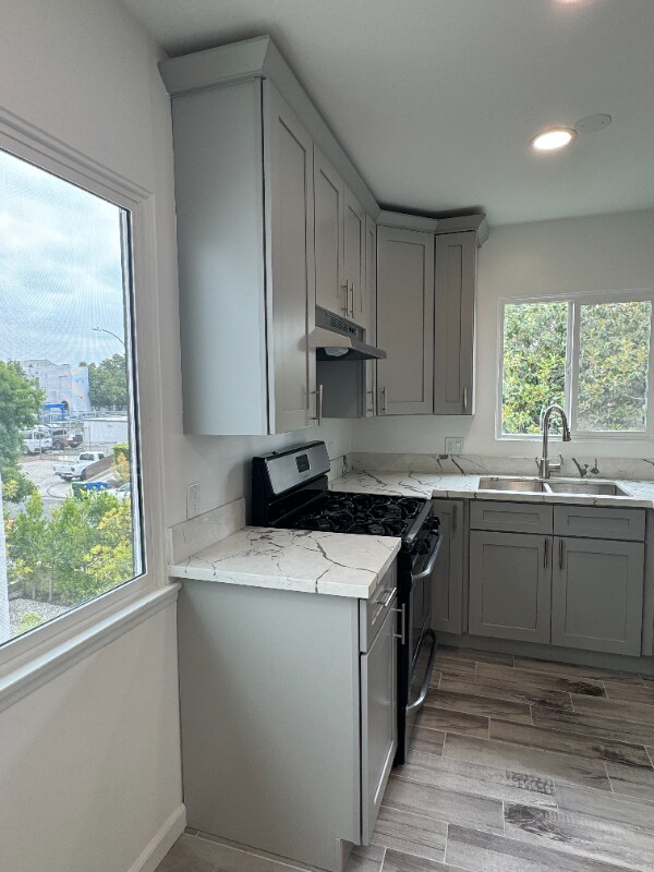 Building Photo - 1553 Ridgeley Dr