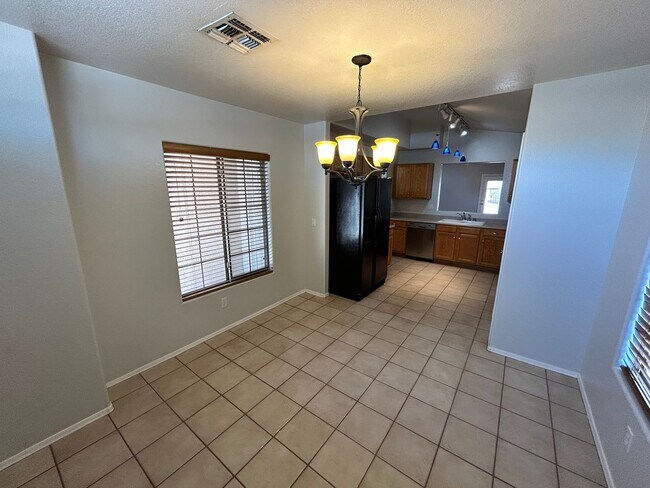 Building Photo - Single Story 3/2 N. Phoenix Home Ready 4 M...