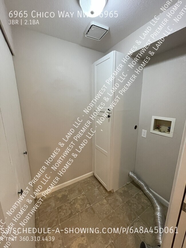 Building Photo - 6965 Chico Way NW