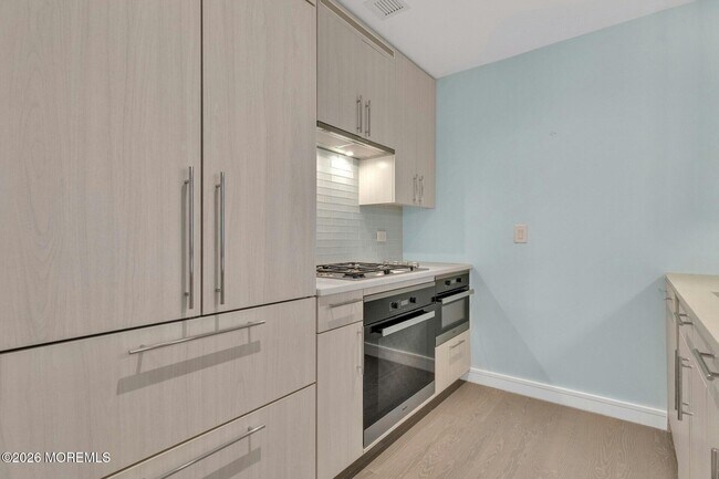 Building Photo - 30 Melrose Terrace