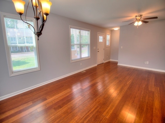 Building Photo - 4 Bedroom 3 Bath Home In Chapel Hill!