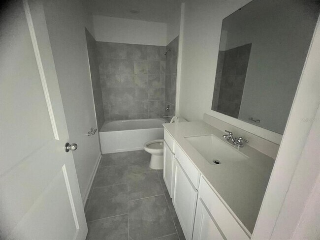 Building Photo - 4964 Worchester Dr