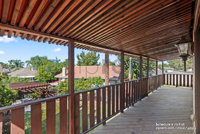 Building Photo - 1425 Valerie Ln