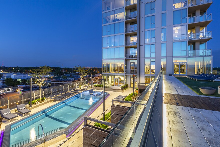 Vertis Green Hills 4000 Hillsboro Pike Nashville TN 37215 Apartment