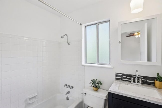 Building Photo - 101 Blue Ridge Trl #C C